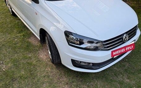 Volkswagen Polo VI (EU Market), 2017 год, 940 000 рублей, 2 фотография