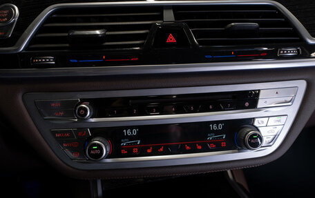 BMW 7 серия, 2018 год, 3 850 000 рублей, 15 фотография