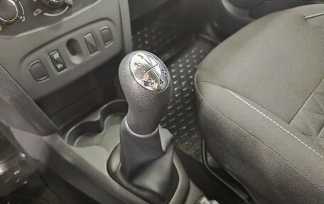 Renault Sandero II рестайлинг, 2017 год, 852 840 рублей, 14 фотография