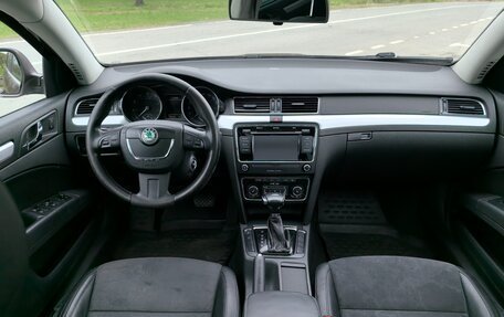 Skoda Superb III рестайлинг, 2011 год, 935 000 рублей, 2 фотография