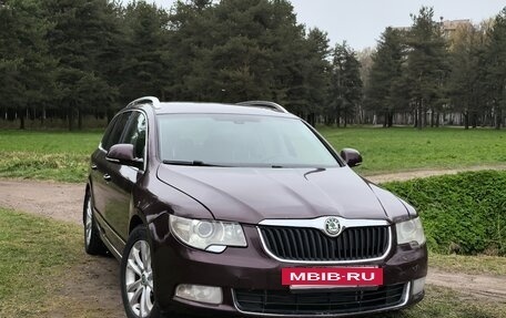 Skoda Superb III рестайлинг, 2011 год, 935 000 рублей, 30 фотография