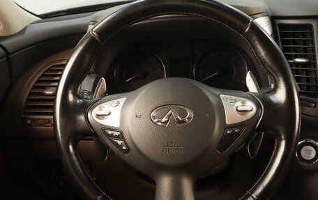 Infiniti QX70, 2013 год, 2 299 000 рублей, 17 фотография