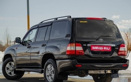 Toyota Land Cruiser 100 рестайлинг 2, 2006 год, 1 995 000 рублей, 3 фотография