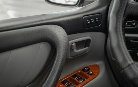 Toyota Land Cruiser 100 рестайлинг 2, 2006 год, 1 995 000 рублей, 14 фотография