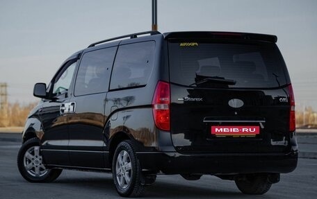 Hyundai Grand Starex Grand Starex I рестайлинг 2, 2011 год, 1 200 000 рублей, 2 фотография