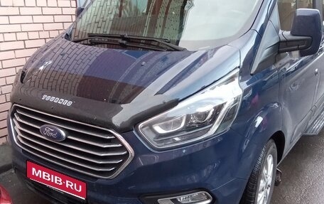 Ford Tourneo Custom I рестайлинг, 2018 год, 3 100 000 рублей, 1 фотография