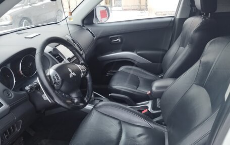 Mitsubishi Outlander III рестайлинг 3, 2010 год, 1 000 000 рублей, 6 фотография