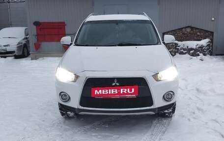 Mitsubishi Outlander III рестайлинг 3, 2010 год, 1 000 000 рублей, 5 фотография