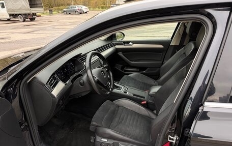 Volkswagen Passat B8 рестайлинг, 2015 год, 1 490 000 рублей, 10 фотография
