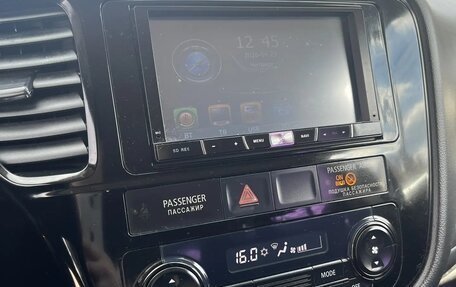 Mitsubishi Outlander III рестайлинг 3, 2014 год, 1 200 000 рублей, 10 фотография