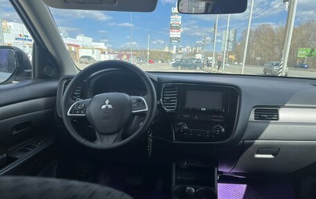 Mitsubishi Outlander III рестайлинг 3, 2014 год, 1 200 000 рублей, 11 фотография