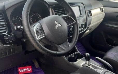 Mitsubishi Outlander III рестайлинг 3, 2014 год, 1 200 000 рублей, 13 фотография