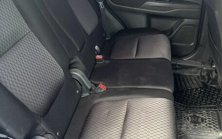 Mitsubishi Outlander III рестайлинг 3, 2014 год, 1 200 000 рублей, 17 фотография