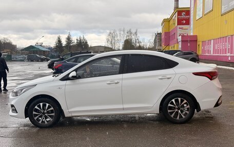 Hyundai Solaris II рестайлинг, 2017 год, 820 000 рублей, 2 фотография