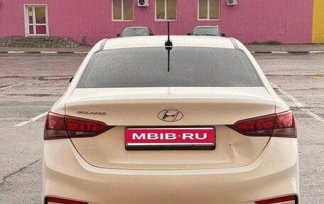 Hyundai Solaris II рестайлинг, 2017 год, 820 000 рублей, 3 фотография