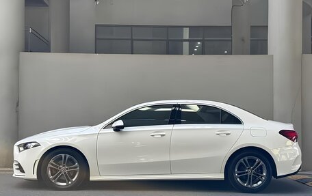 Mercedes-Benz A-Класс, 2023 год, 2 400 000 рублей, 3 фотография