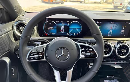 Mercedes-Benz A-Класс, 2023 год, 2 400 000 рублей, 9 фотография