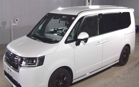 Honda Stepwgn, 2023 год, 2 300 000 рублей, 3 фотография