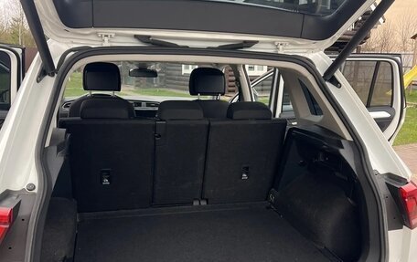 Volkswagen Tiguan II, 2020 год, 2 400 000 рублей, 6 фотография