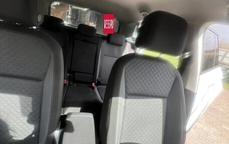 Volkswagen Tiguan II, 2020 год, 2 400 000 рублей, 8 фотография