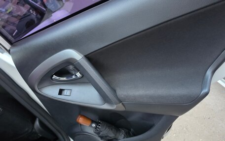 Toyota RAV4, 2012 год, 1 240 000 рублей, 18 фотография