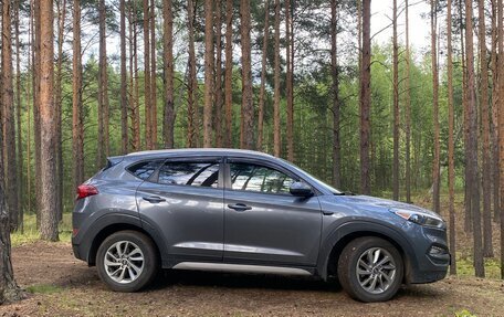 Hyundai Tucson III, 2018 год, 1 900 000 рублей, 2 фотография