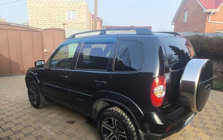 Chevrolet Niva I рестайлинг, 2018 год, 840 000 рублей, 4 фотография