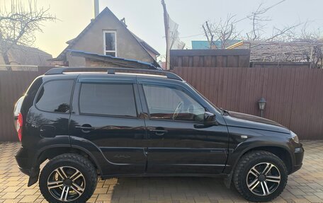 Chevrolet Niva I рестайлинг, 2018 год, 840 000 рублей, 6 фотография