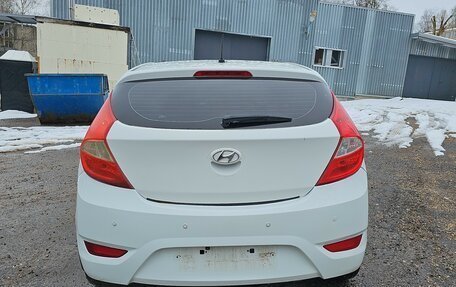 Hyundai Solaris II рестайлинг, 2011 год, 600 000 рублей, 2 фотография