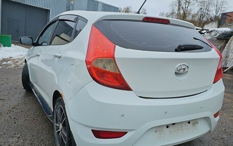 Hyundai Solaris II рестайлинг, 2011 год, 600 000 рублей, 5 фотография