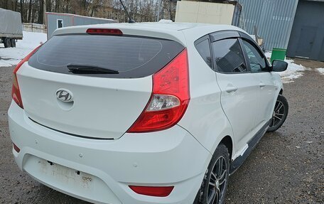 Hyundai Solaris II рестайлинг, 2011 год, 600 000 рублей, 6 фотография