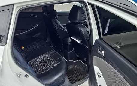 Hyundai Solaris II рестайлинг, 2011 год, 600 000 рублей, 10 фотография