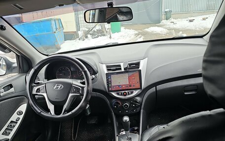 Hyundai Solaris II рестайлинг, 2011 год, 600 000 рублей, 11 фотография