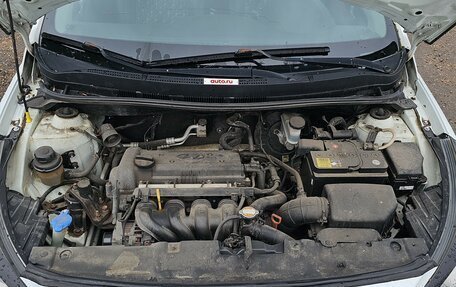 Hyundai Solaris II рестайлинг, 2011 год, 600 000 рублей, 12 фотография