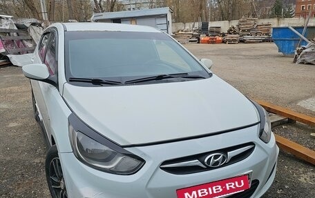 Hyundai Solaris II рестайлинг, 2011 год, 600 000 рублей, 15 фотография