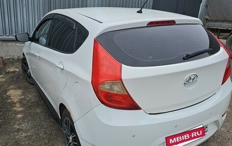 Hyundai Solaris II рестайлинг, 2011 год, 600 000 рублей, 16 фотография