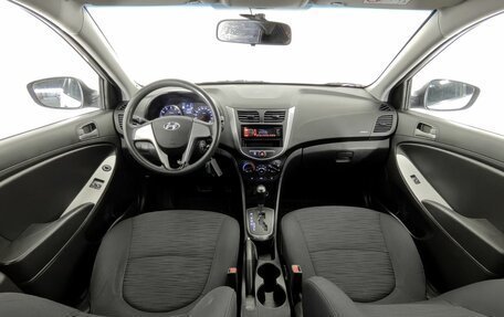 Hyundai Solaris II рестайлинг, 2015 год, 1 120 000 рублей, 10 фотография