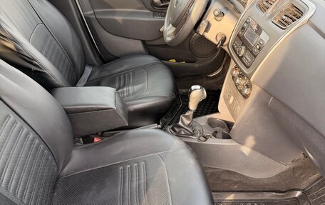 Renault Logan II, 2018 год, 1 200 000 рублей, 8 фотография