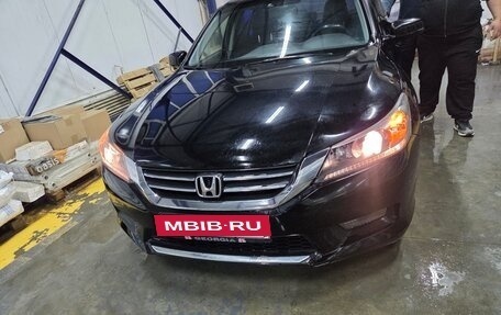 Honda Accord IX рестайлинг, 2014 год, 1 700 000 рублей, 11 фотография