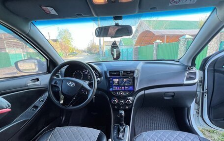 Hyundai Solaris II рестайлинг, 2015 год, 950 000 рублей, 11 фотография