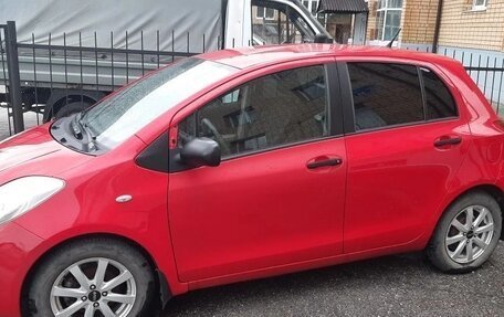 Toyota Yaris III рестайлинг, 2007 год, 480 000 рублей, 3 фотография