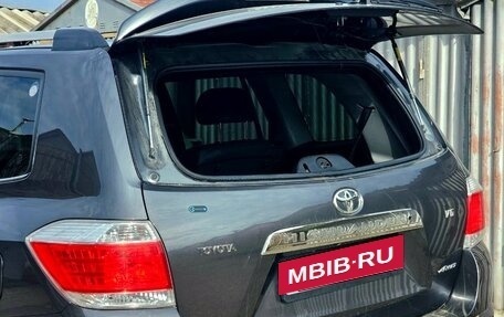Toyota Highlander III, 2011 год, 2 400 000 рублей, 4 фотография
