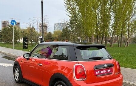 MINI Hatch, 2019 год, 1 990 000 рублей, 6 фотография