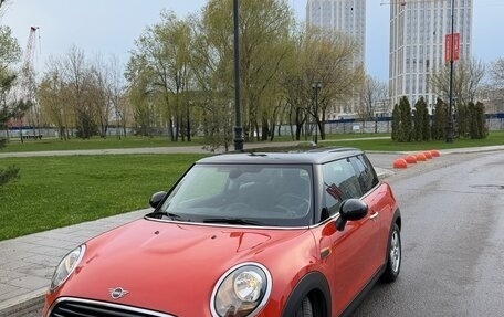 MINI Hatch, 2019 год, 1 990 000 рублей, 5 фотография