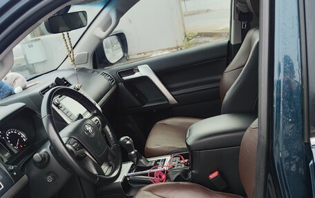 Toyota Land Cruiser Prado 150 рестайлинг 2, 2019 год, 5 000 000 рублей, 5 фотография