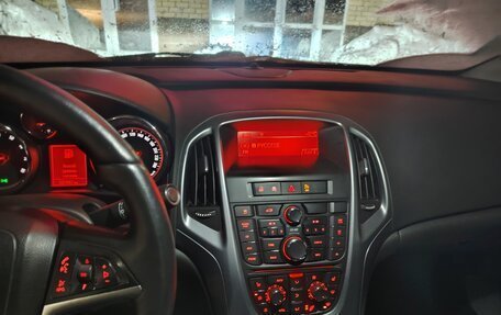 Opel Astra J, 2013 год, 599 999 рублей, 3 фотография