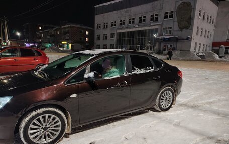 Opel Astra J, 2013 год, 599 999 рублей, 22 фотография