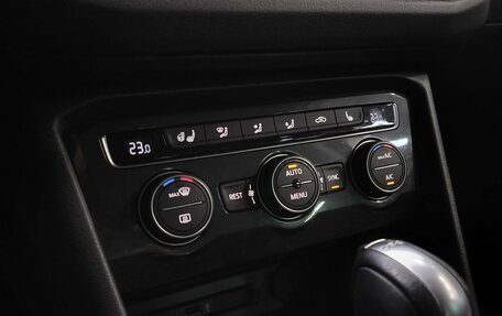 Volkswagen Tiguan II, 2018 год, 2 050 000 рублей, 16 фотография