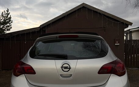 Opel Astra J, 2010 год, 580 000 рублей, 3 фотография