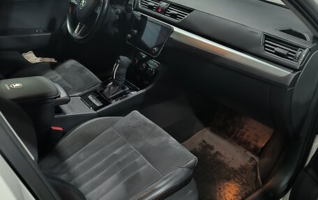 Skoda Superb III рестайлинг, 2017 год, 2 400 000 рублей, 10 фотография